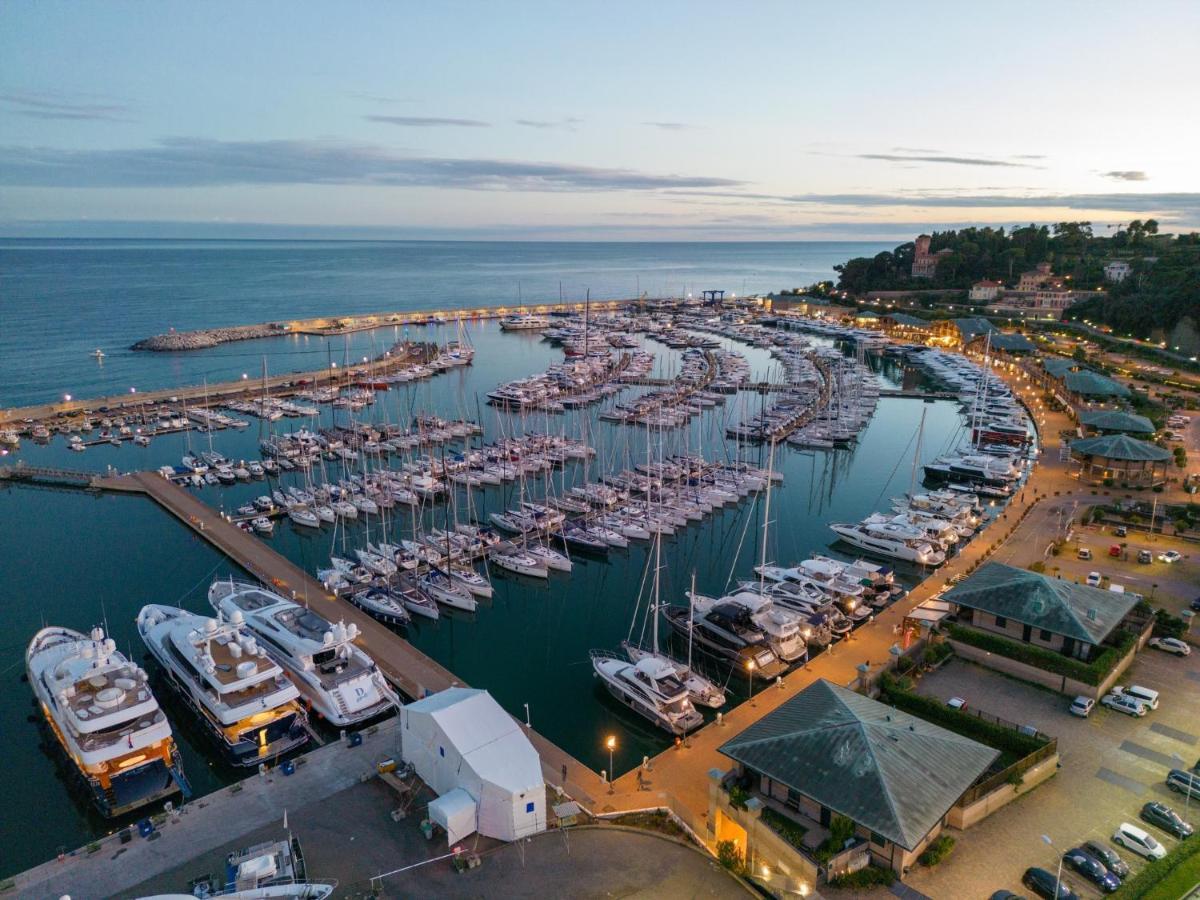 Hotel Aurora Varazze Esterno foto